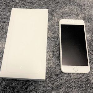 Apple iPhone 6 - 64GB - Silver - White (AT&T) A1549 in box